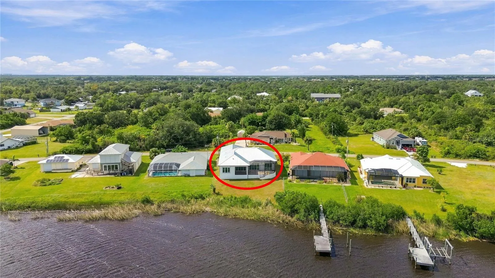 2228 HARBOUR DR
