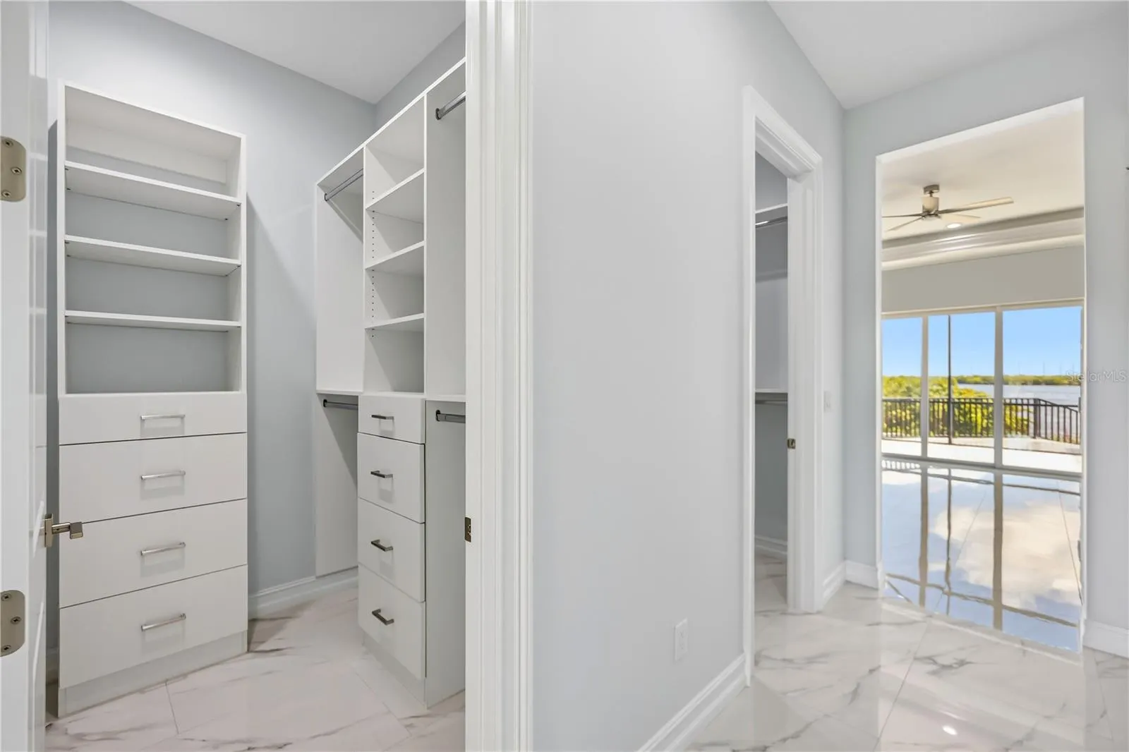 2228 HARBOUR DR