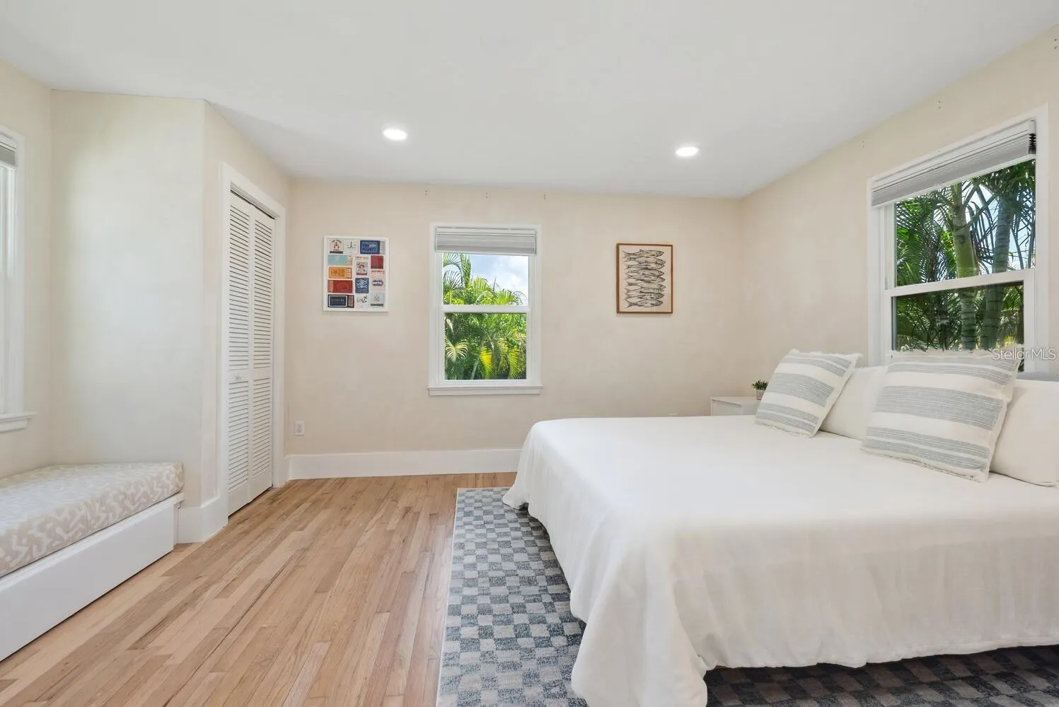 1931 HIGH POINT CIR