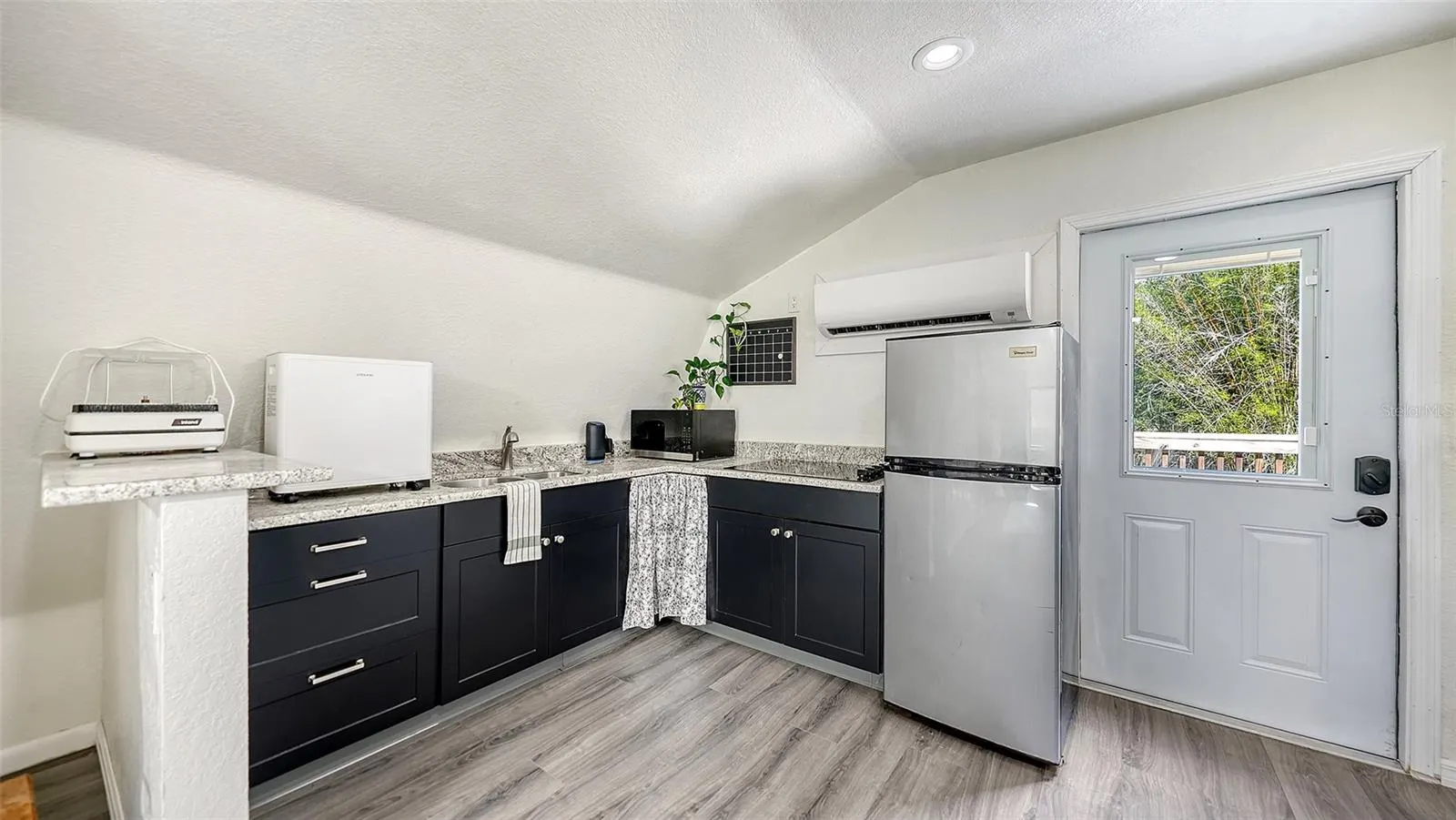 10604 OAK RUN DR