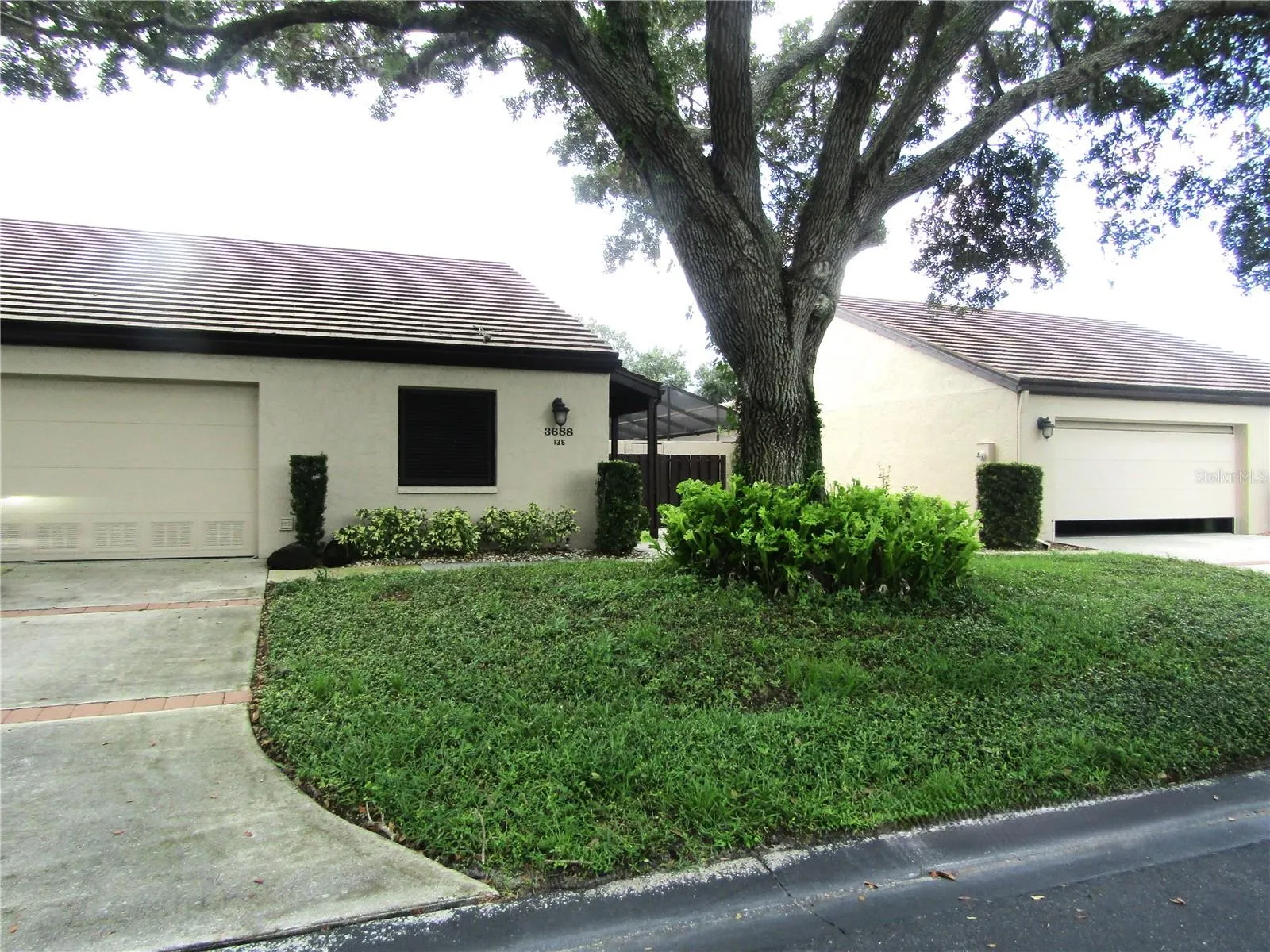 3688 GLEN OAKS MANOR DRIVE