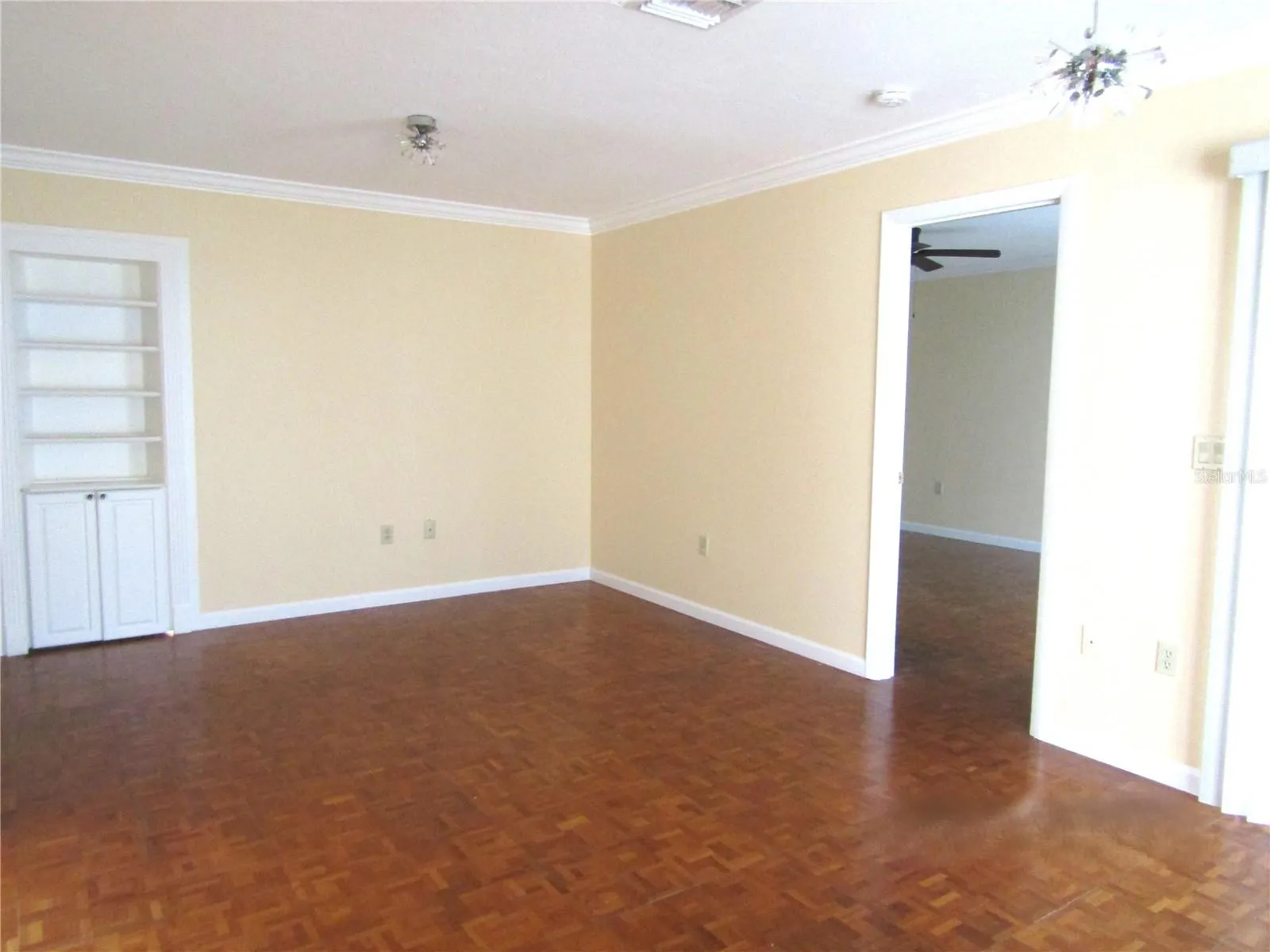 3688 GLEN OAKS MANOR DRIVE