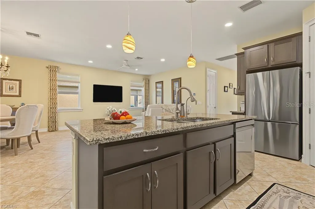 3161 AMADORA CIR