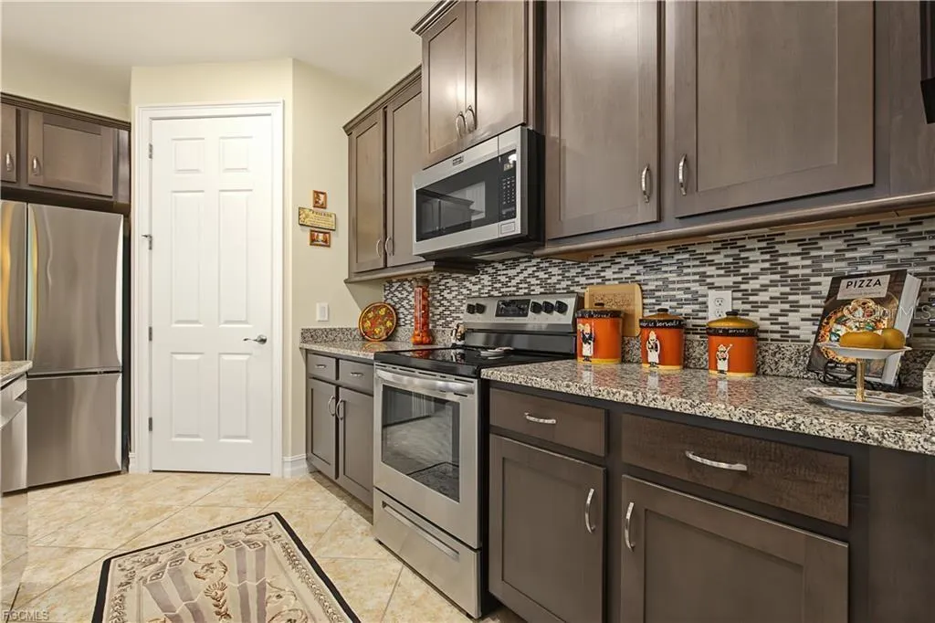 3161 AMADORA CIR