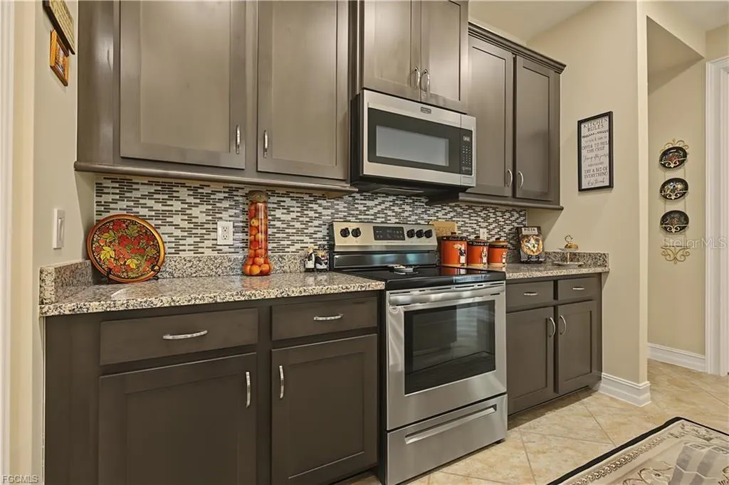 3161 AMADORA CIR