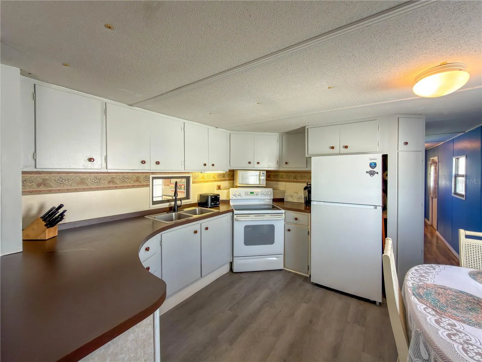 3307 EILEEN DR