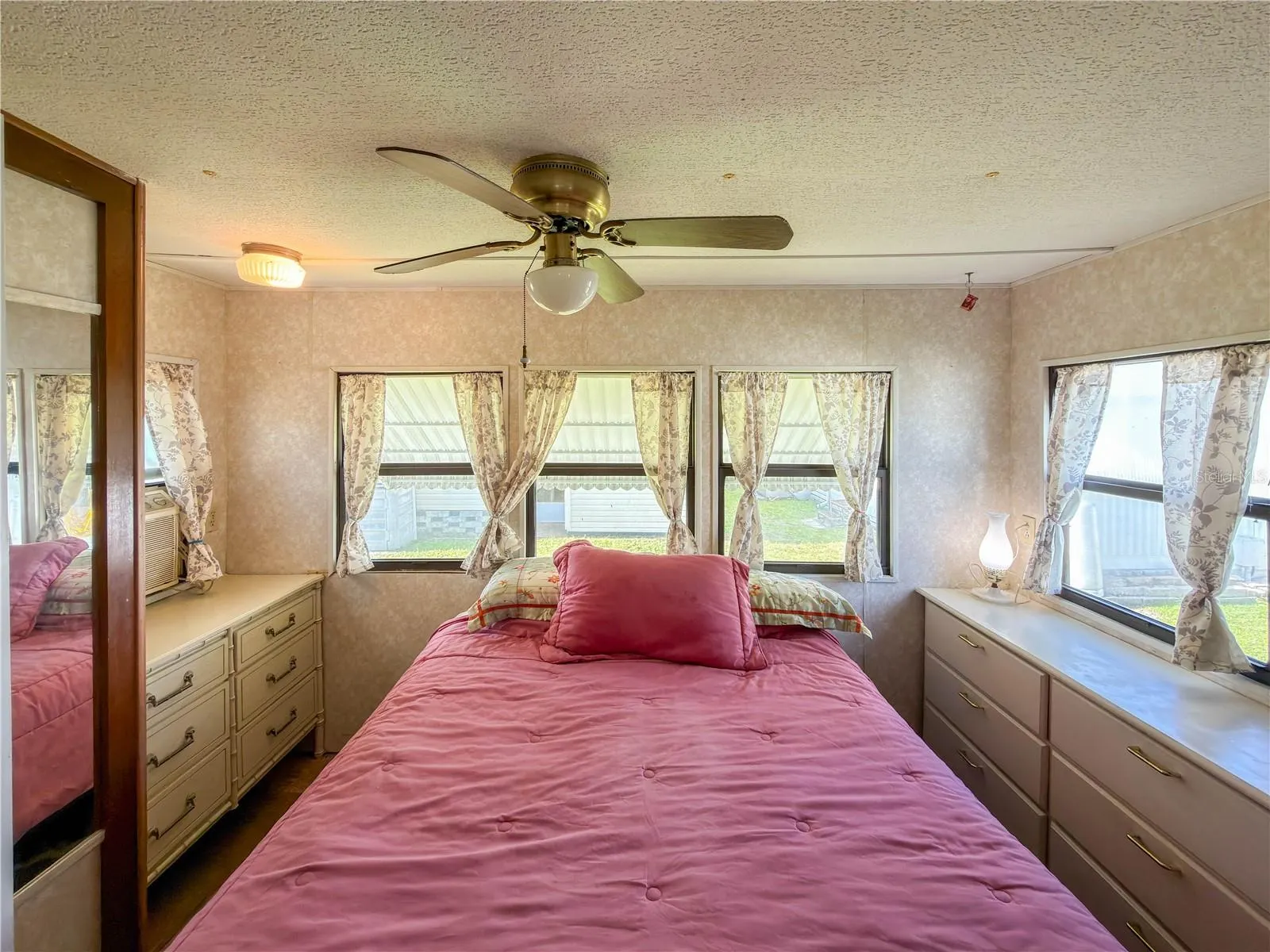 3307 EILEEN DR