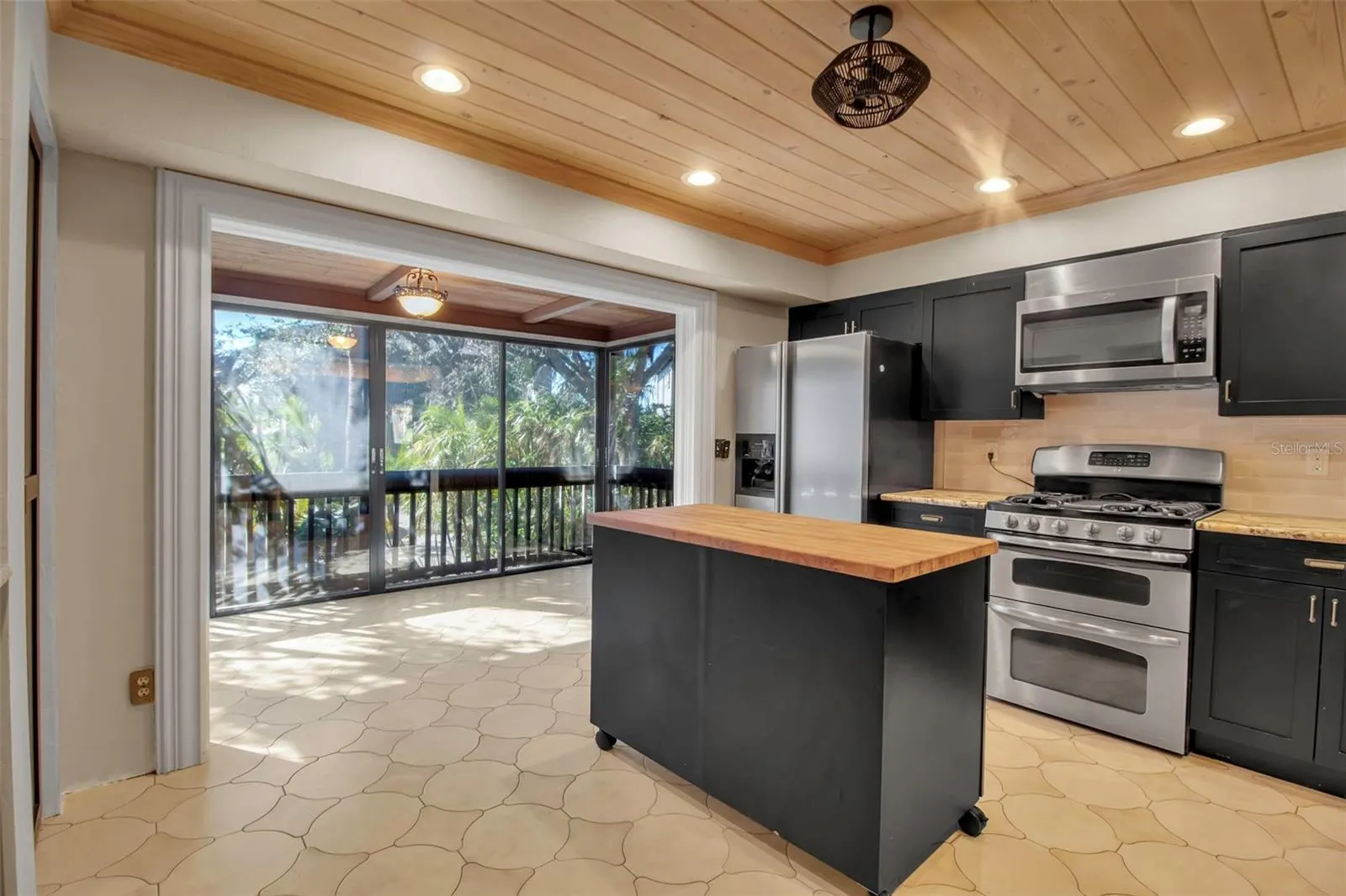 1460 LANDINGS CIR #51 #51