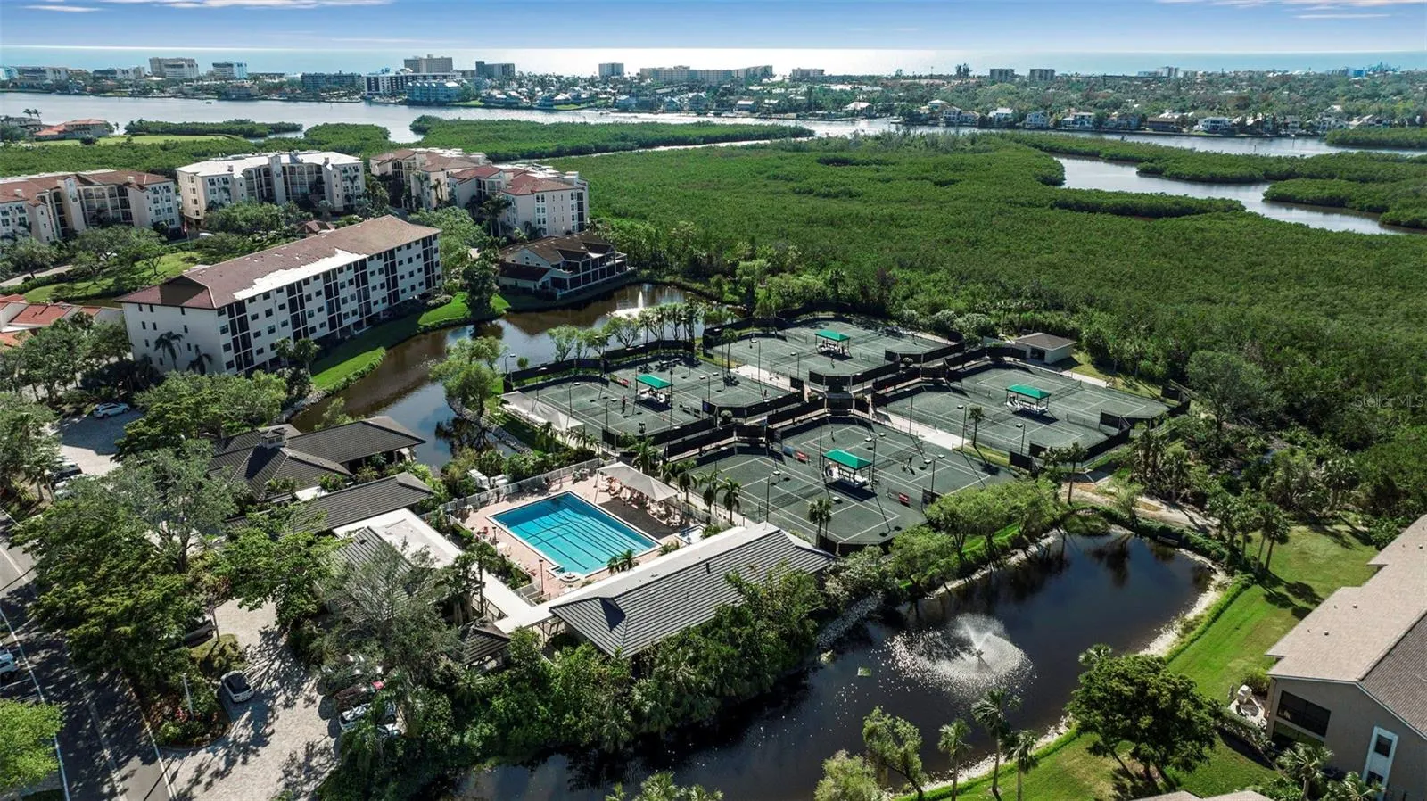 1460 LANDINGS CIR #51 #51