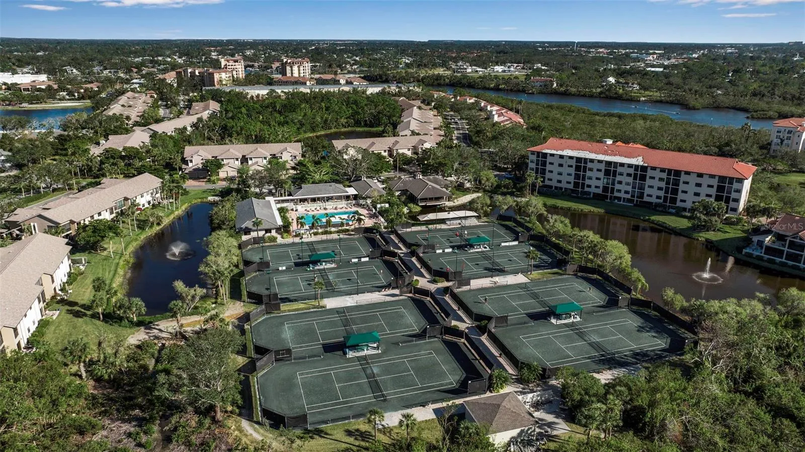 1460 LANDINGS CIR #51 #51