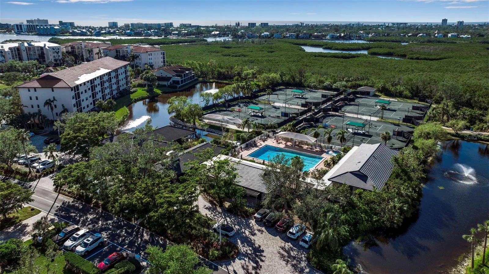 1460 LANDINGS CIR #51 #51
