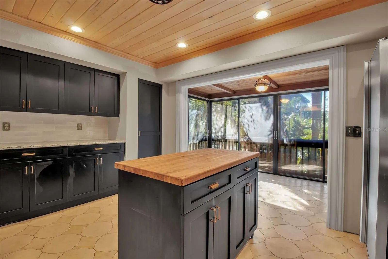 1460 LANDINGS CIR #51 #51