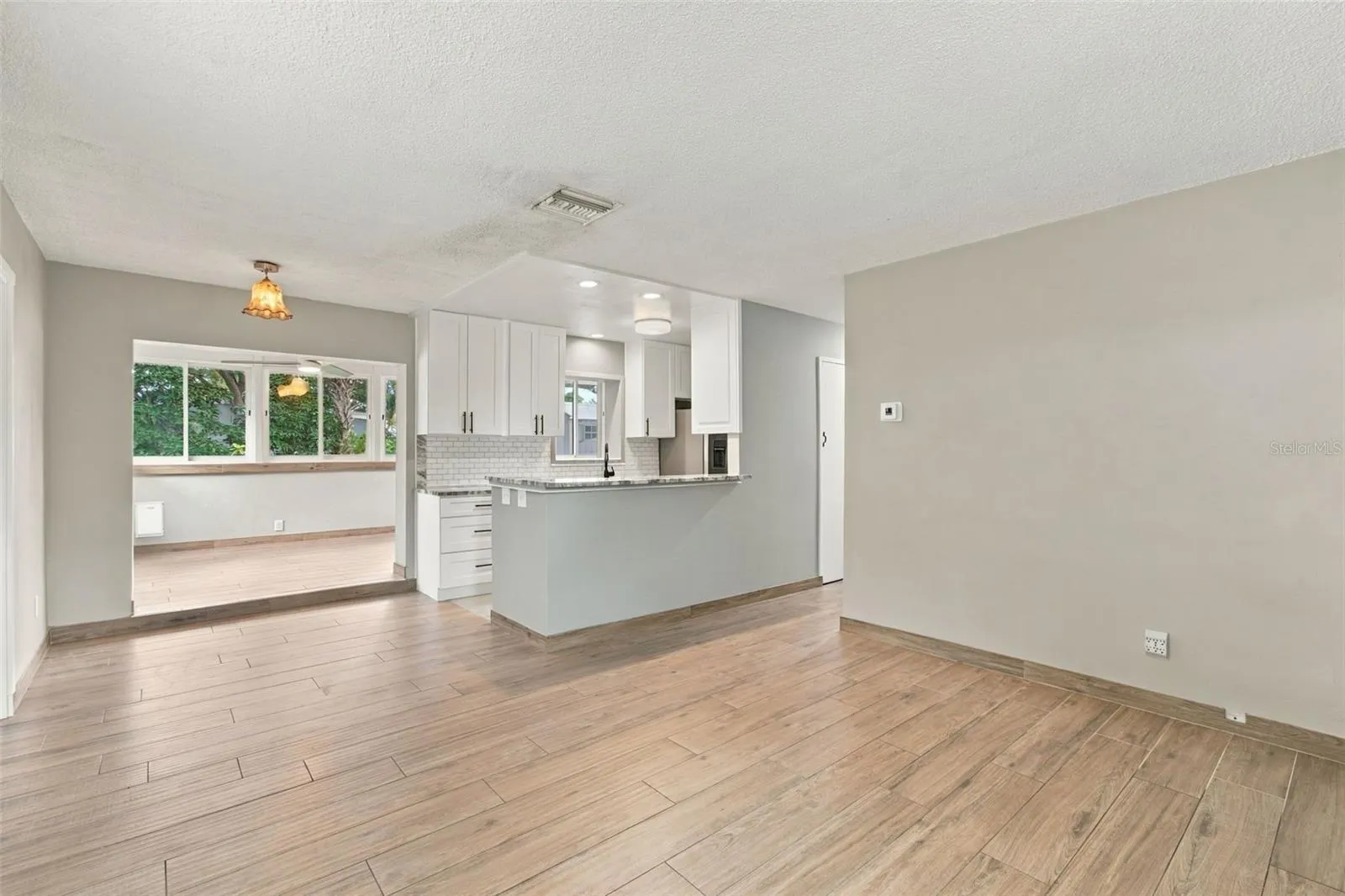 2315 AMHERST AVE