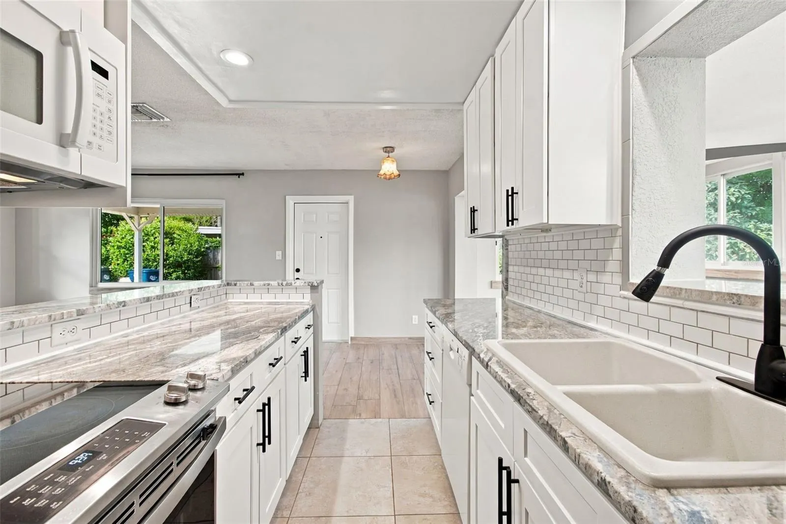 2315 AMHERST AVE