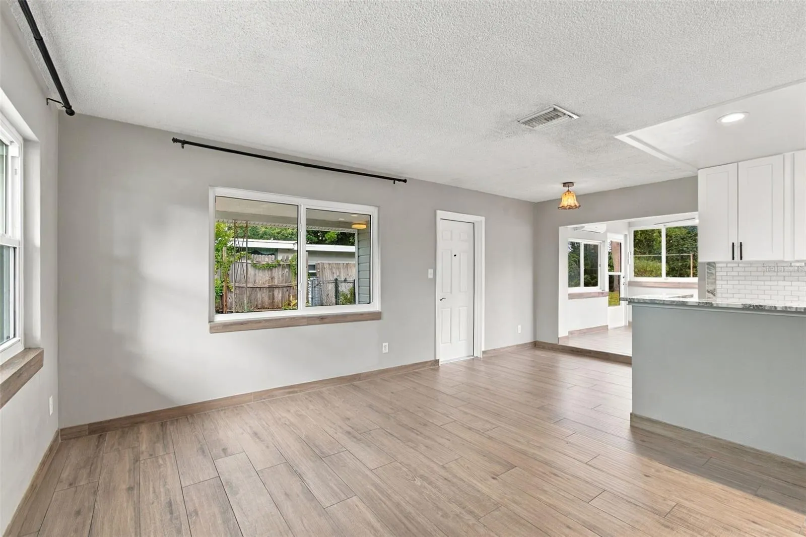 2315 AMHERST AVE