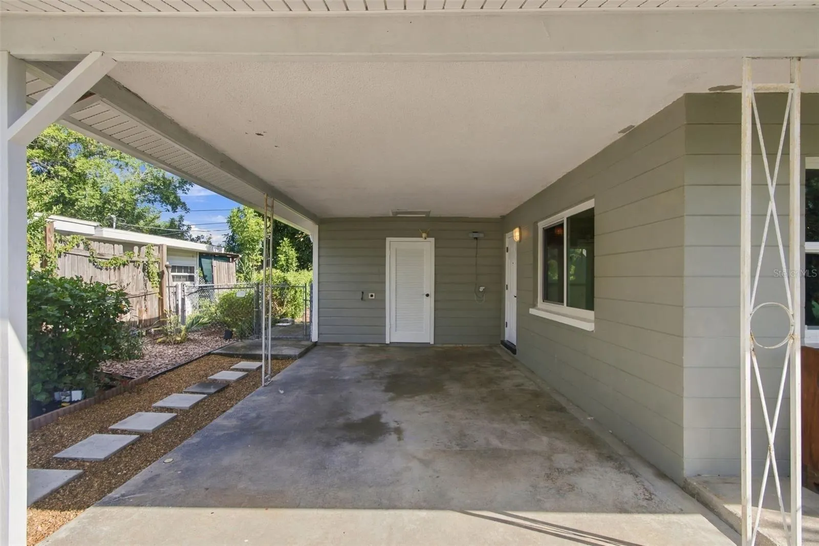 2315 AMHERST AVE