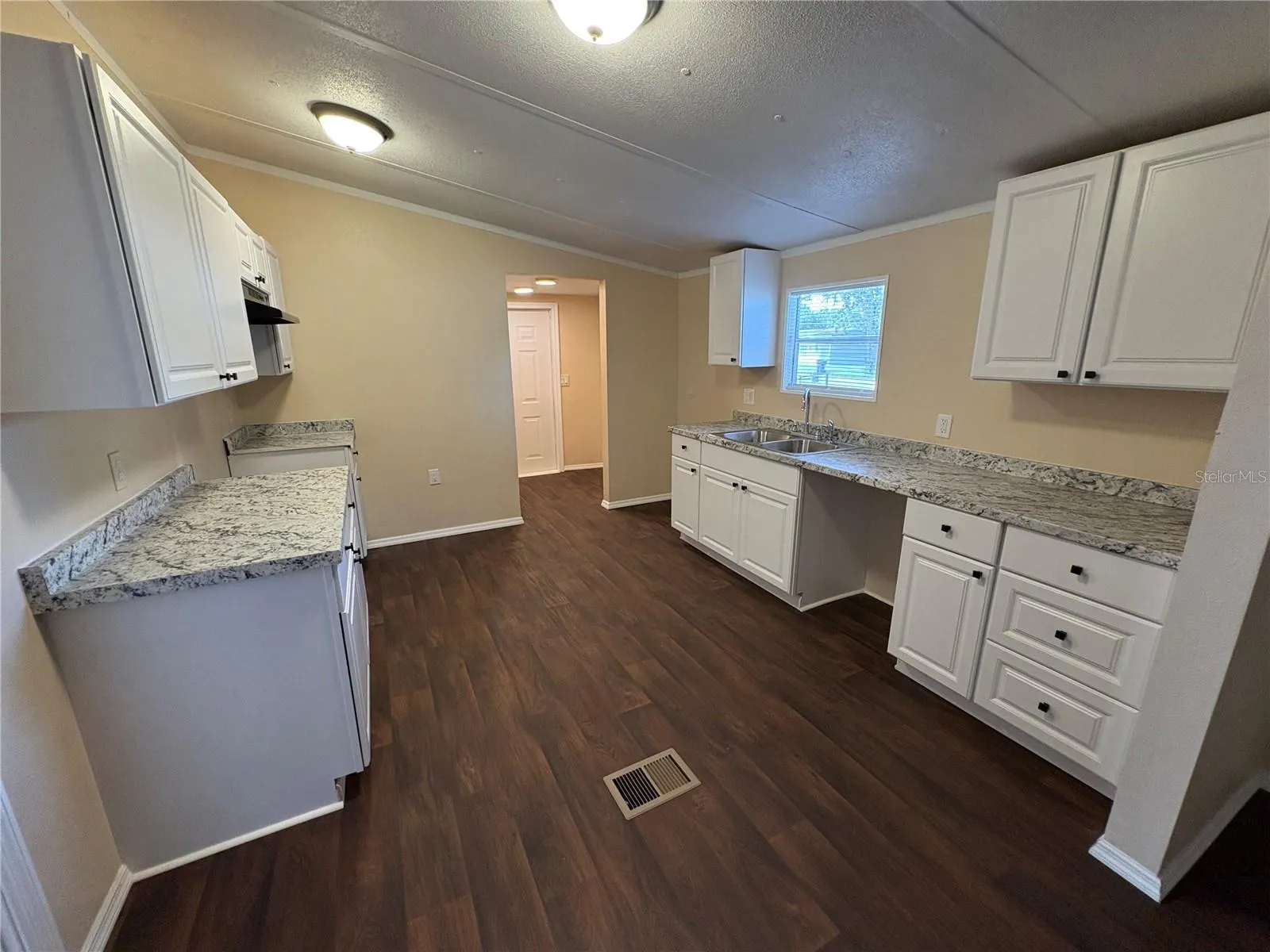 120 CLEARWATER CT