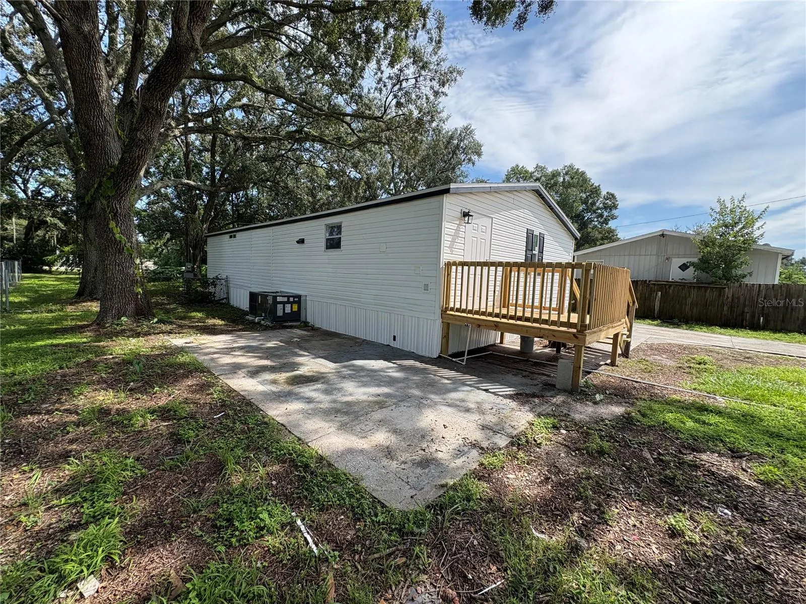 120 CLEARWATER CT