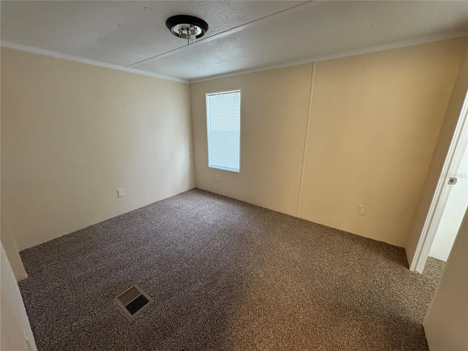 120 CLEARWATER CT