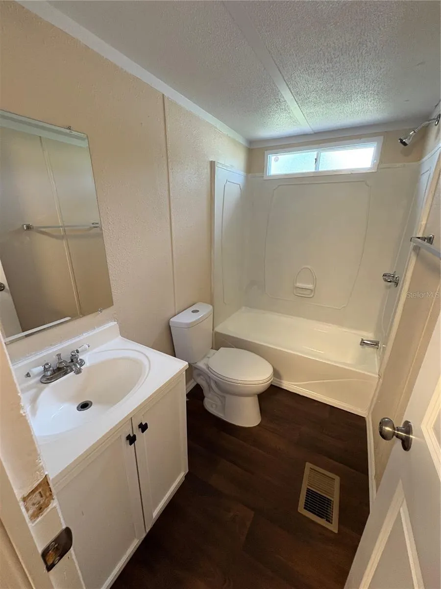 120 CLEARWATER CT