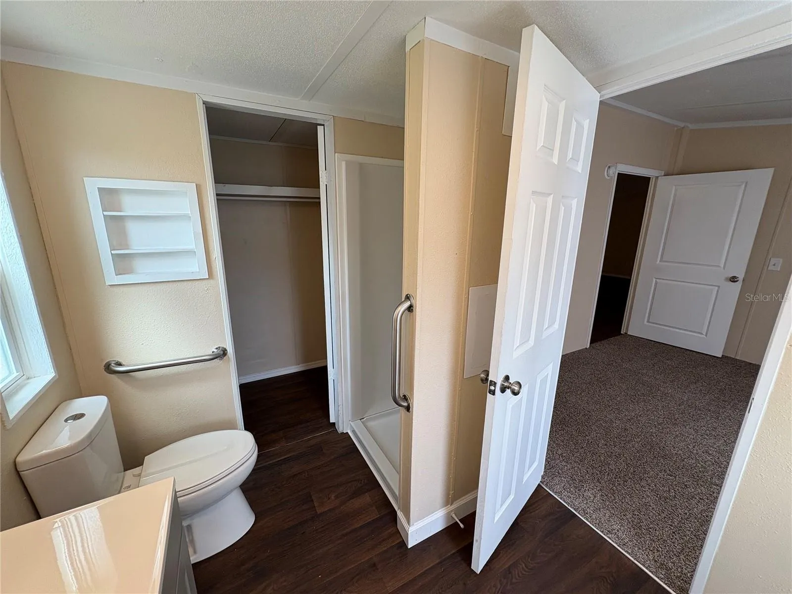120 CLEARWATER CT