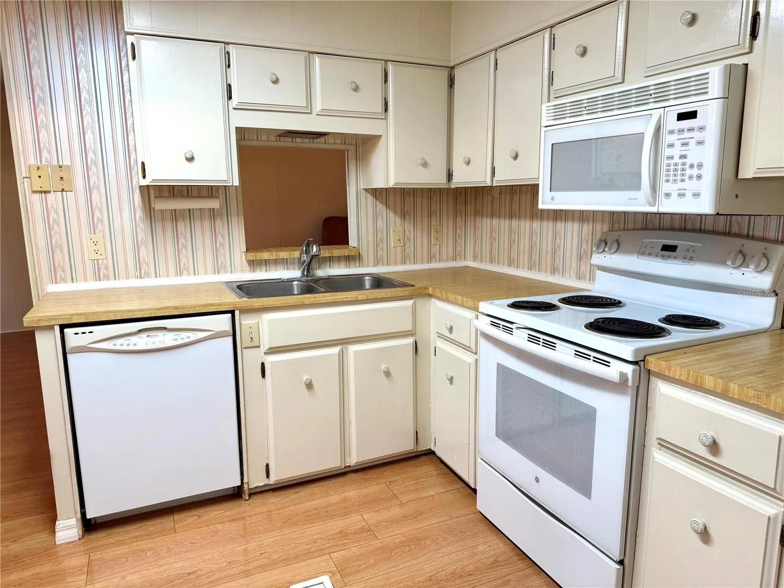 1610 REYNOLDS RD #277, #277