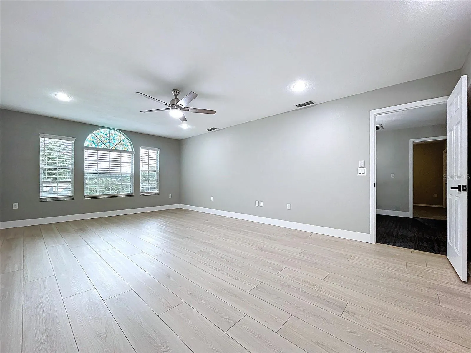 1904 VISTA VIEW DR