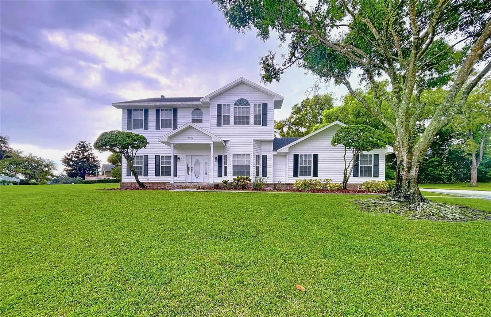 1904 VISTA VIEW DR