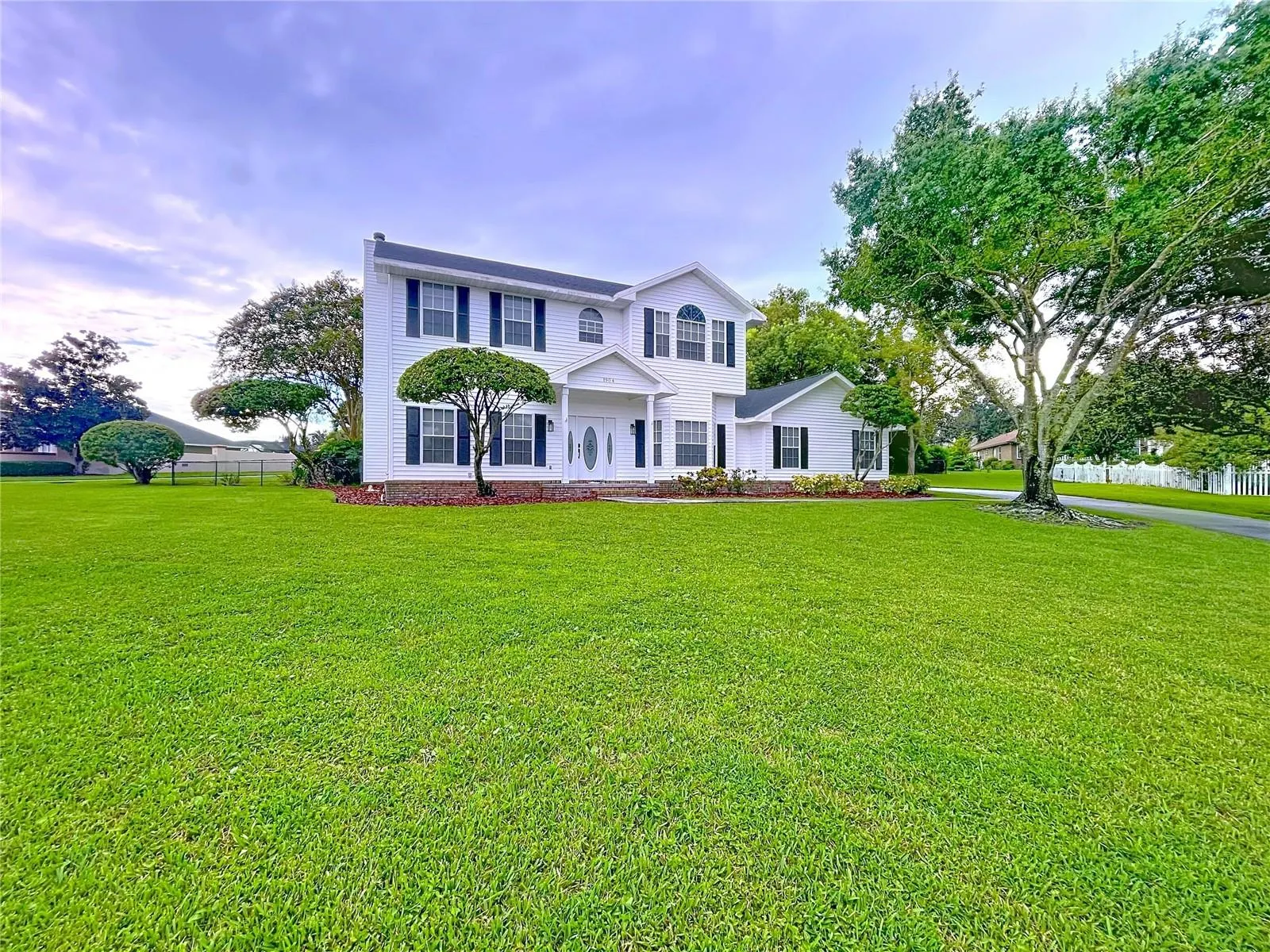 1904 VISTA VIEW DR