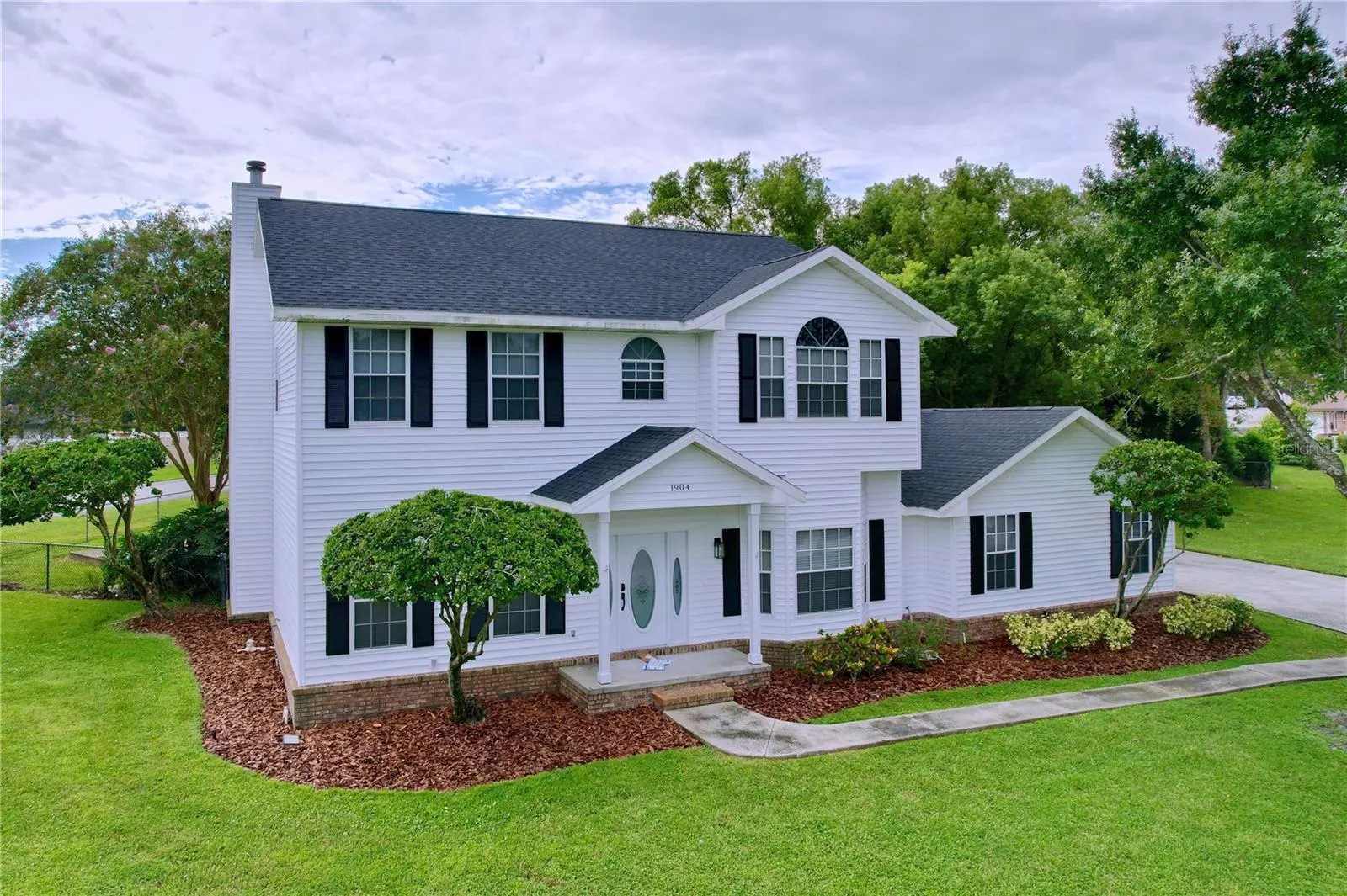 1904 VISTA VIEW DR