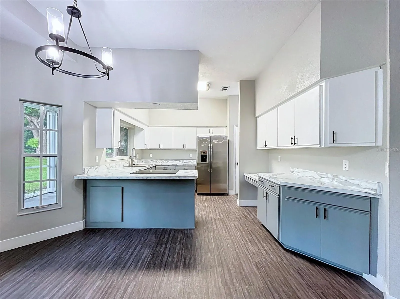 1904 VISTA VIEW DR