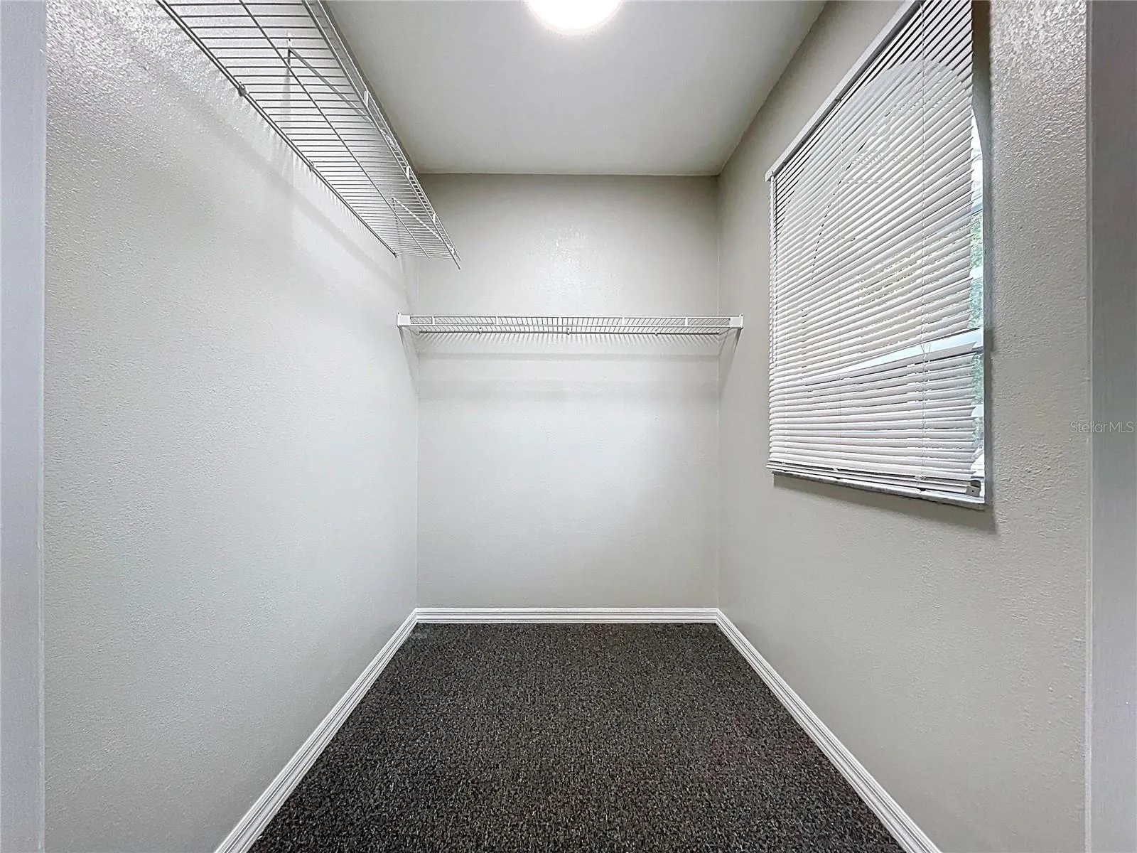 1904 VISTA VIEW DR