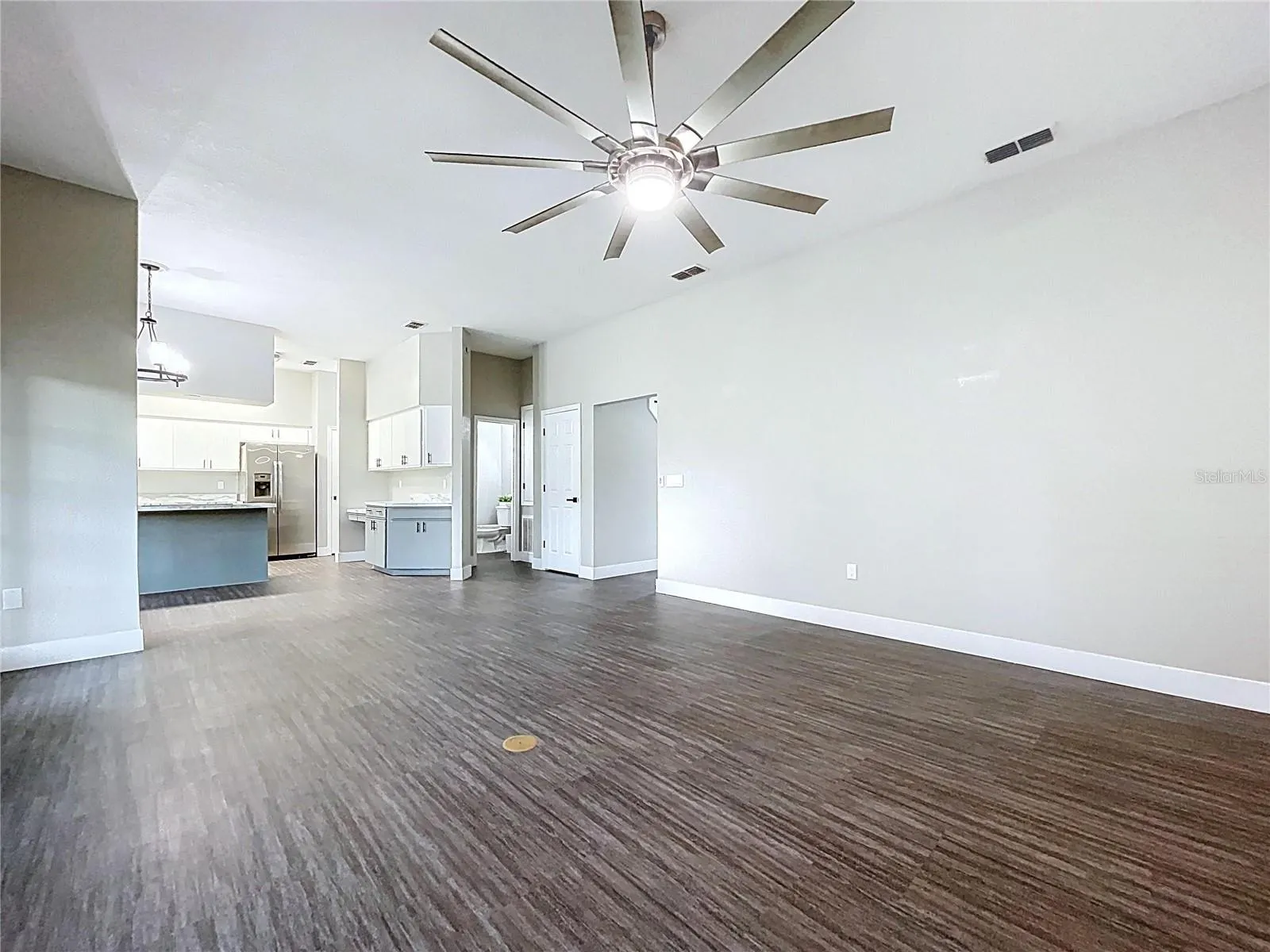 1904 VISTA VIEW DR