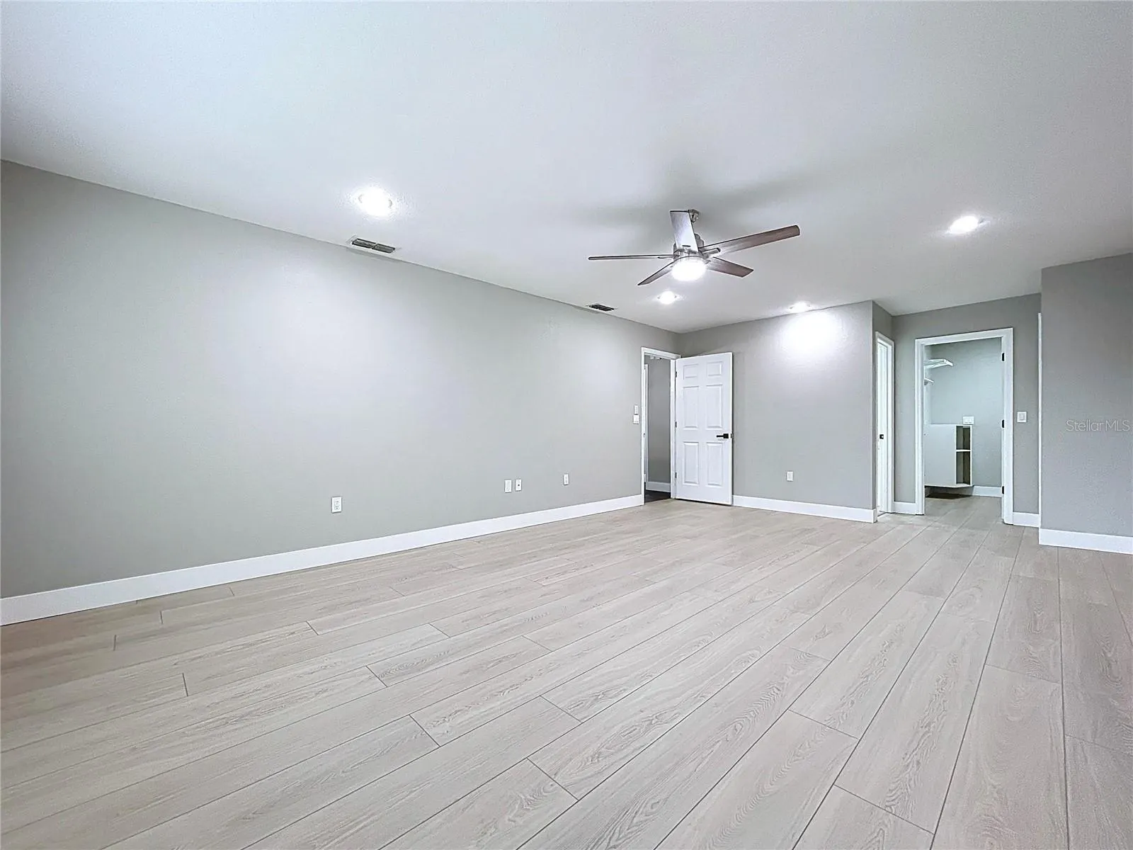 1904 VISTA VIEW DR