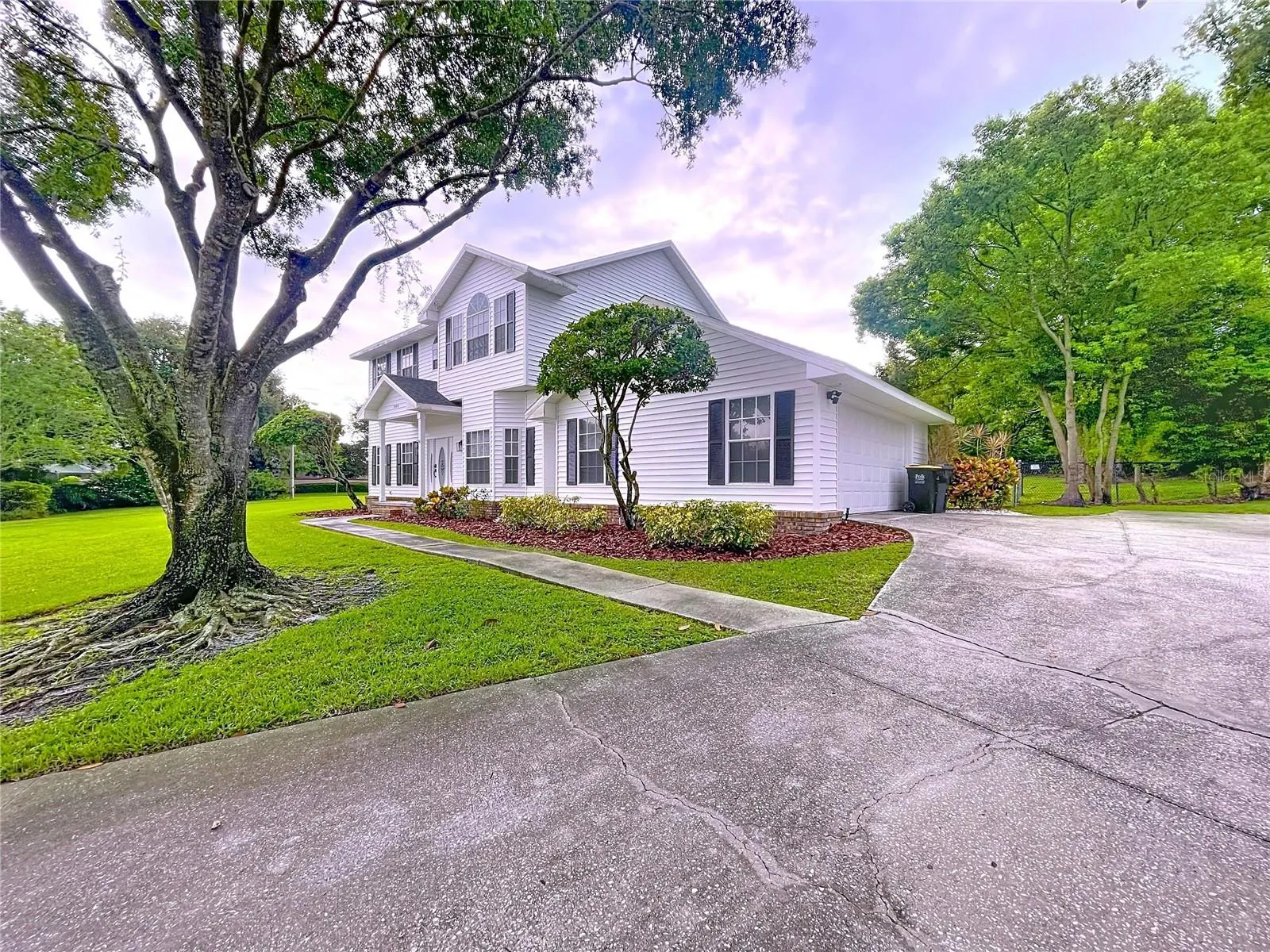 1904 VISTA VIEW DR