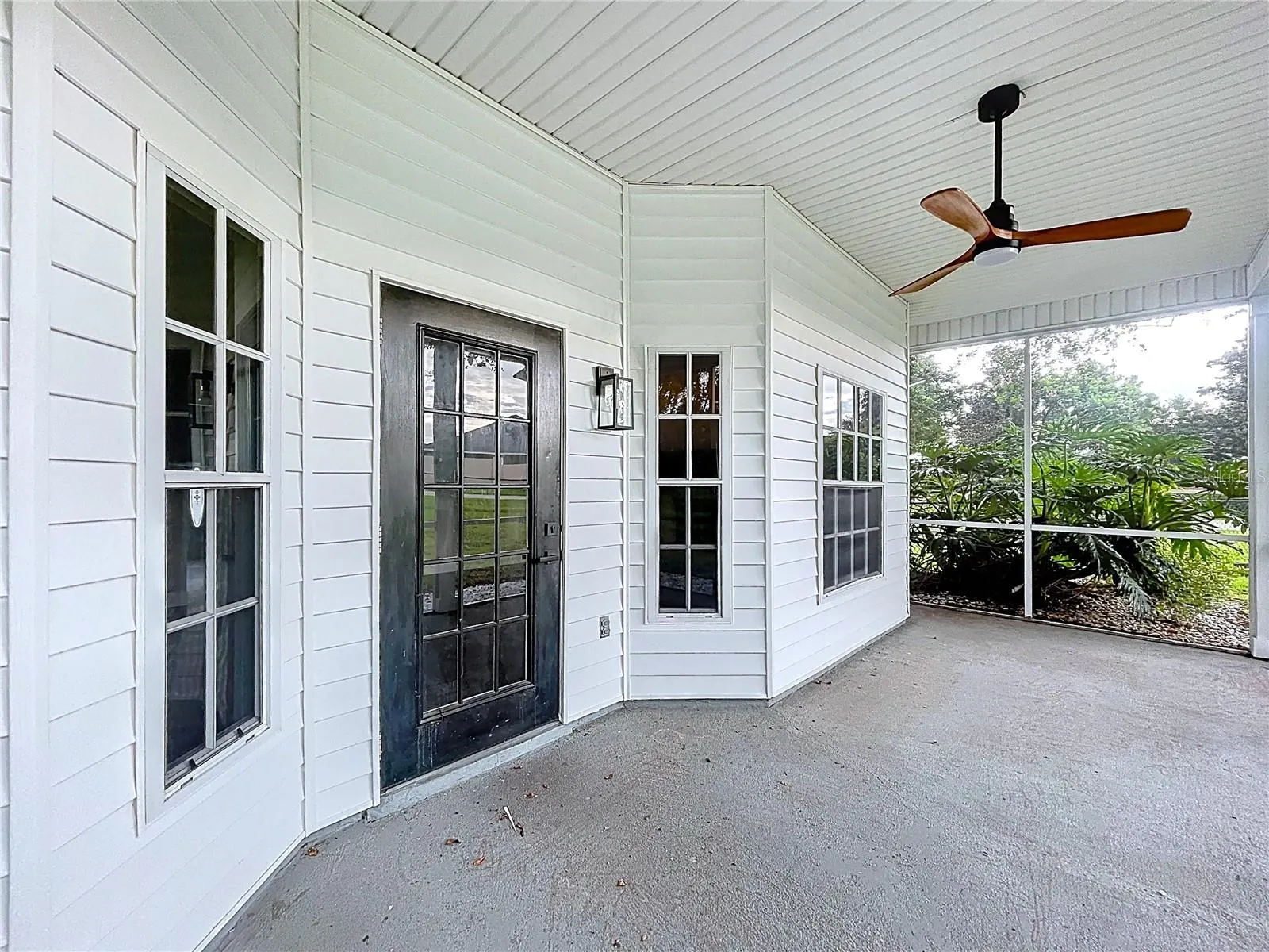 1904 VISTA VIEW DR