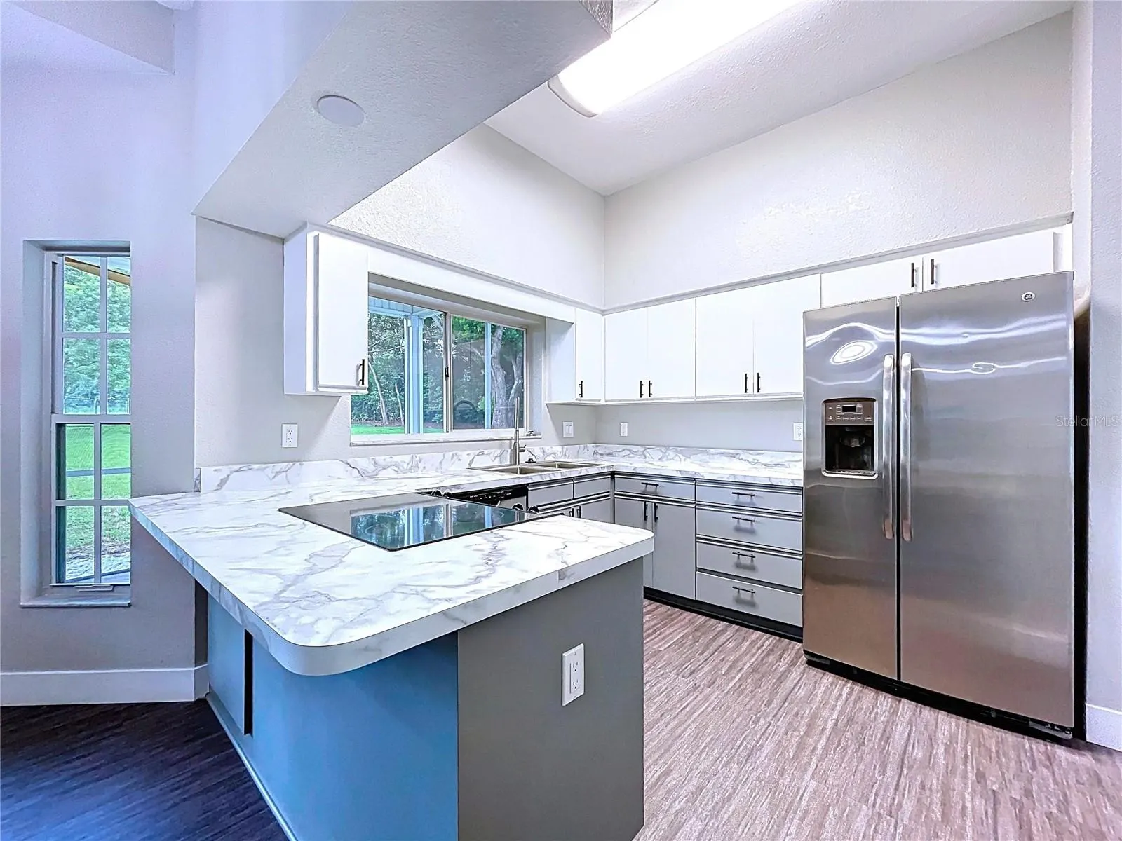 1904 VISTA VIEW DR