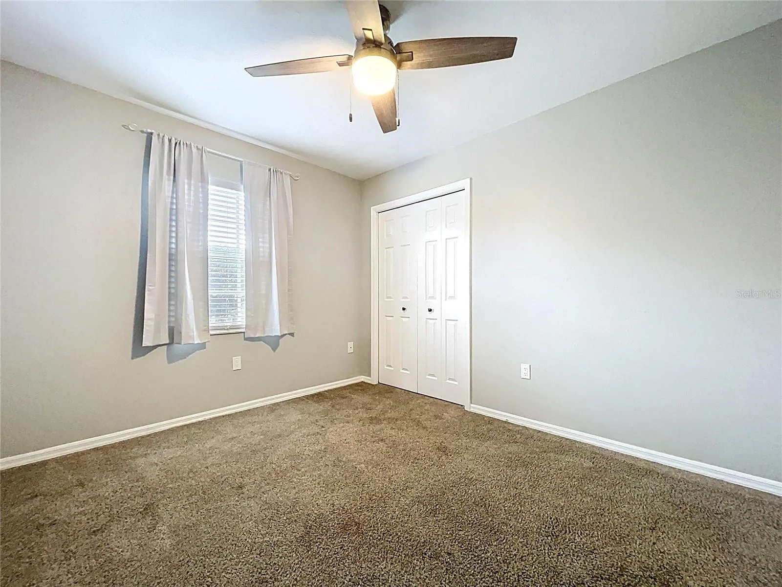 1904 VISTA VIEW DR