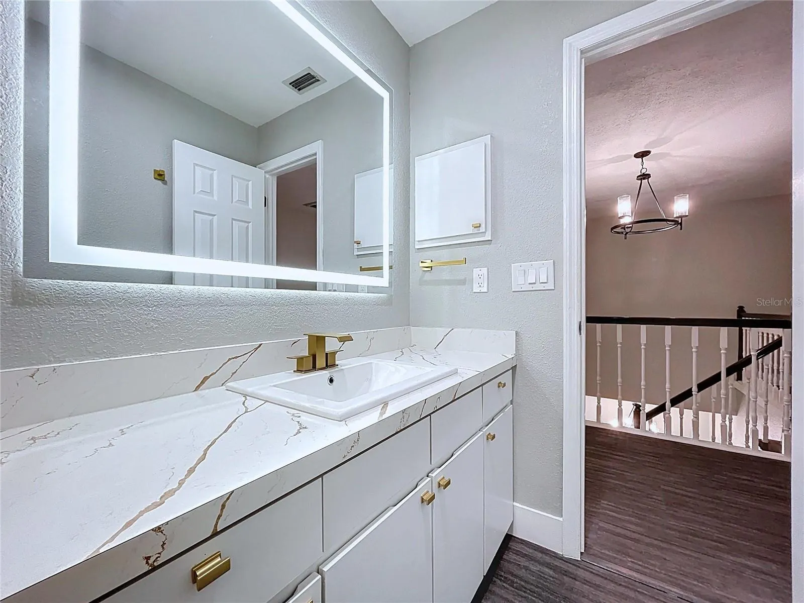 1904 VISTA VIEW DR