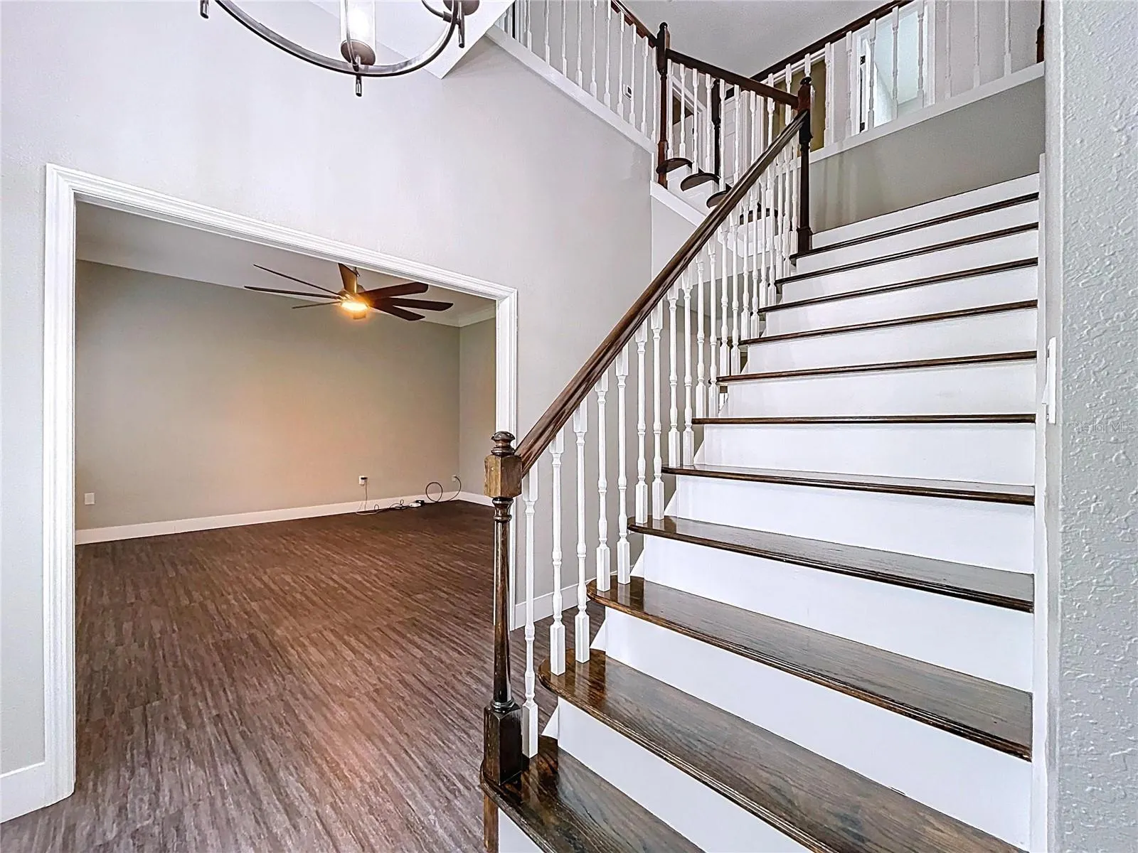 1904 VISTA VIEW DR
