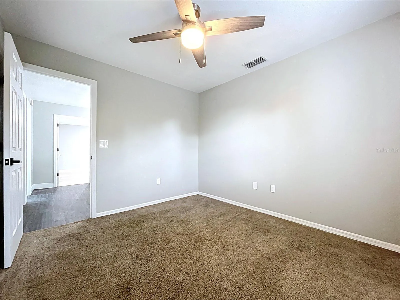 1904 VISTA VIEW DR