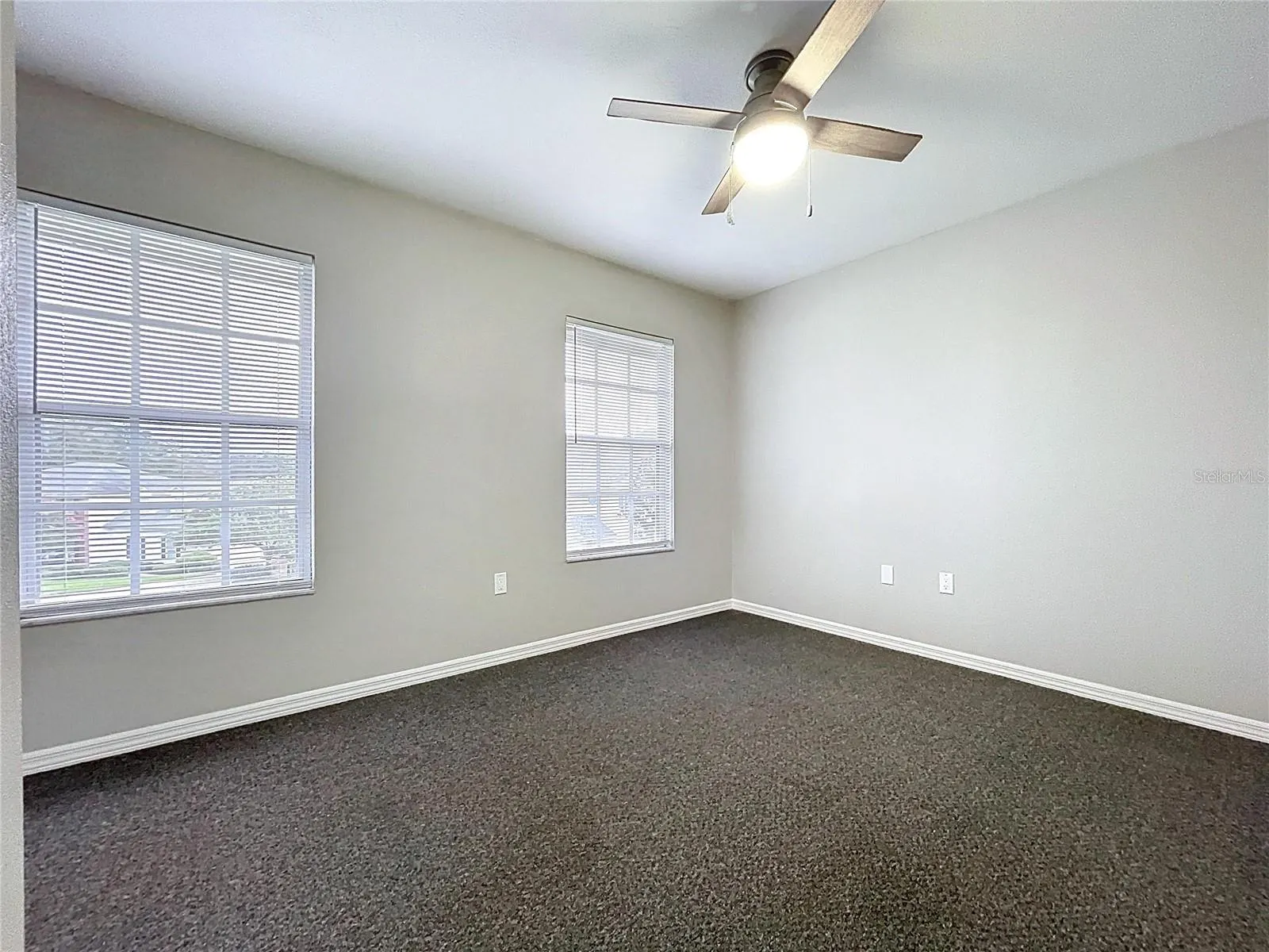 1904 VISTA VIEW DR