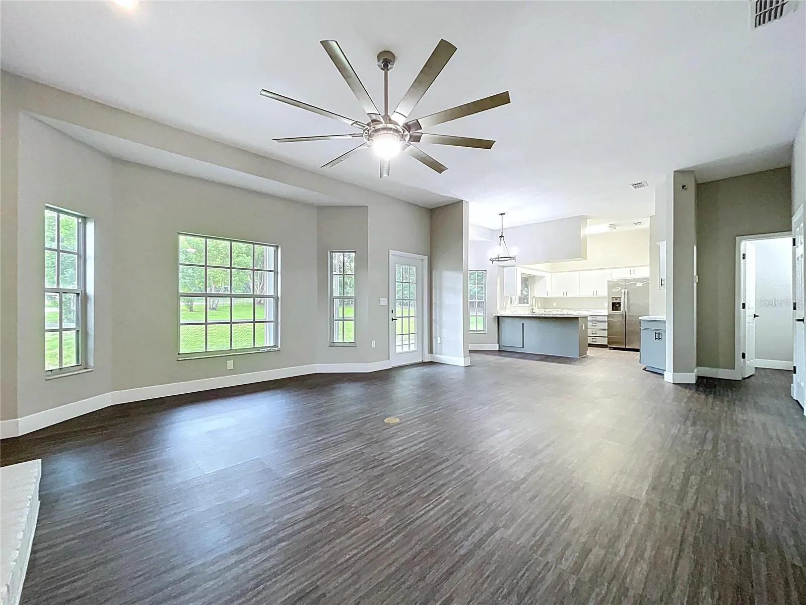 1904 VISTA VIEW DR