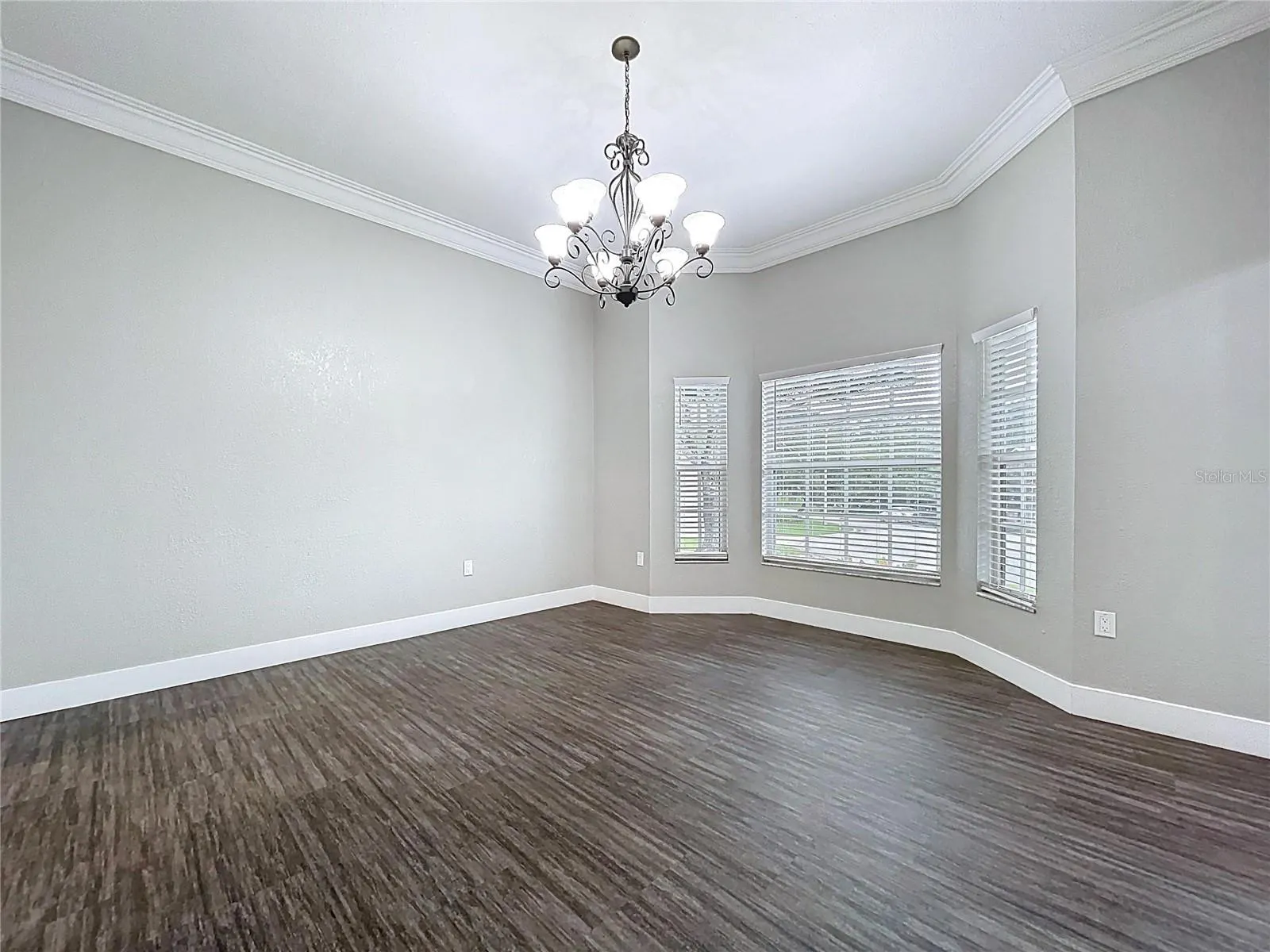 1904 VISTA VIEW DR