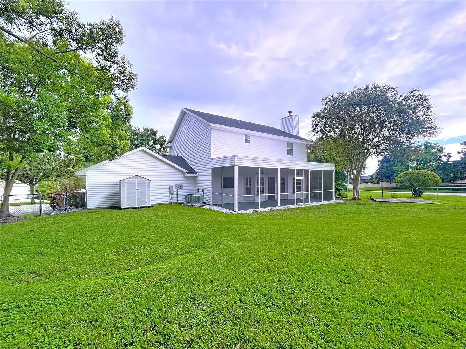 1904 VISTA VIEW DR