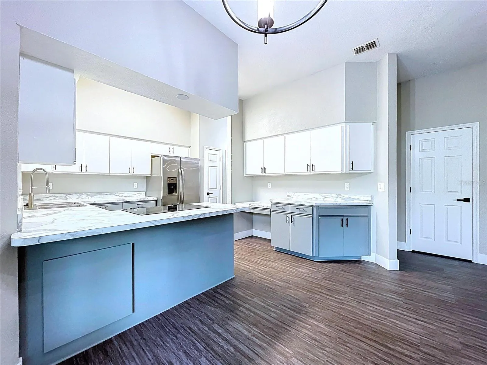 1904 VISTA VIEW DR