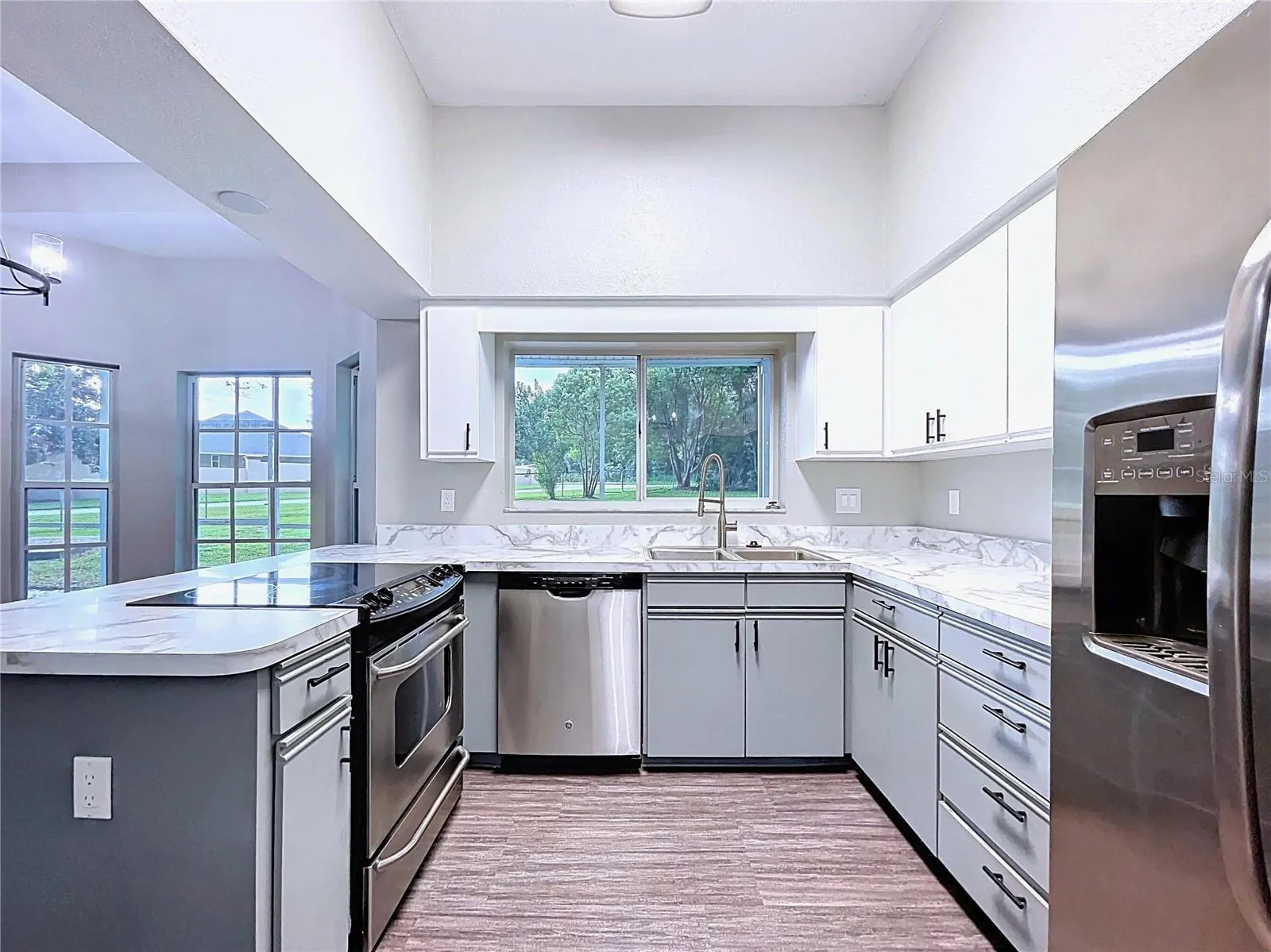 1904 VISTA VIEW DR