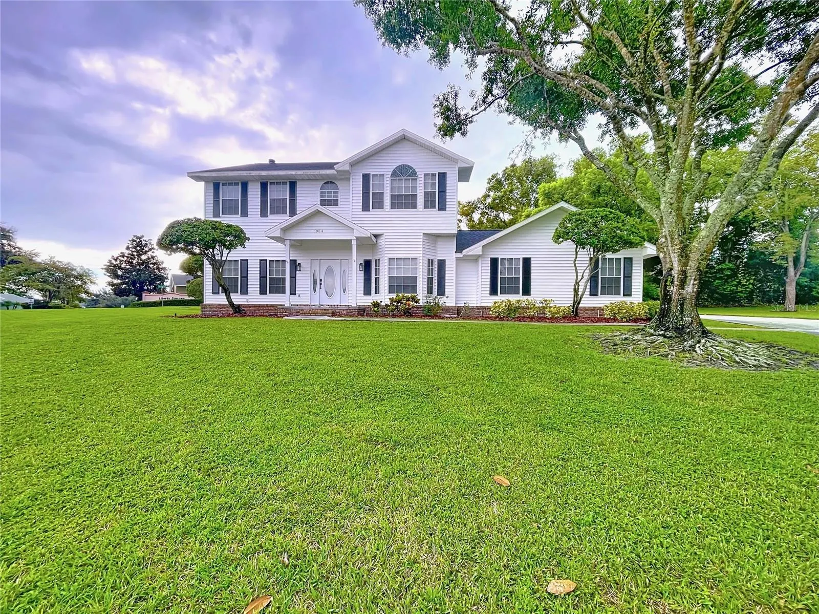 1904 VISTA VIEW DR