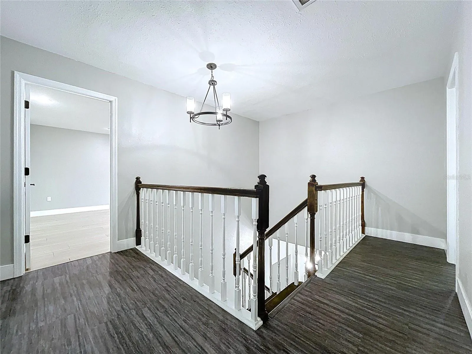 1904 VISTA VIEW DR