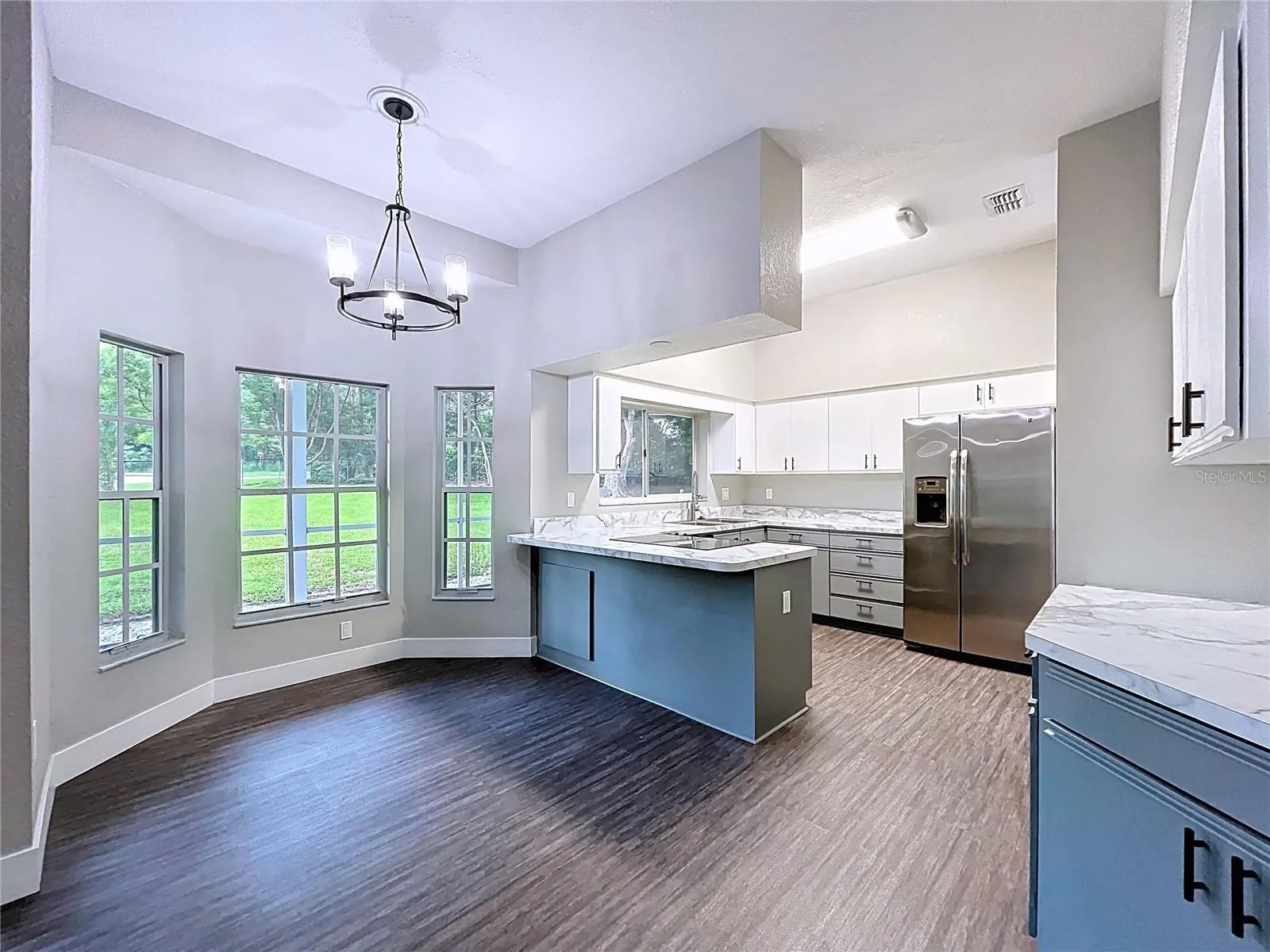 1904 VISTA VIEW DR
